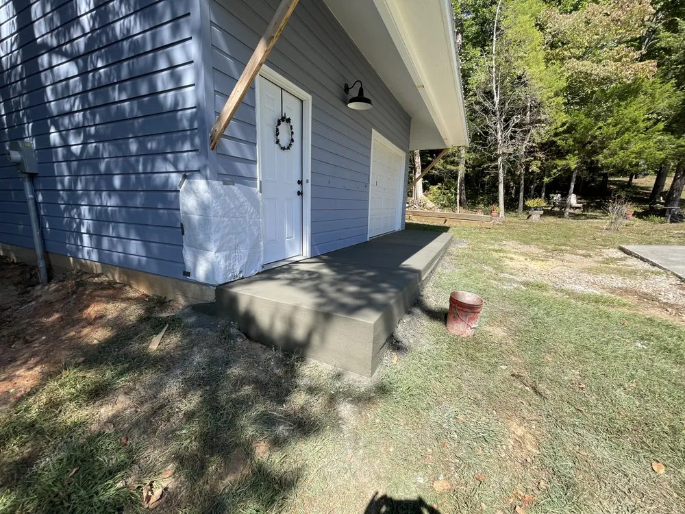 Affordable exterior painting for homes in Cleveland, TN by Custom Interior Paints